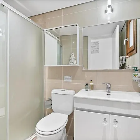 3bed , Heated Swimming Pool , Mountain Views *