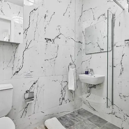 Apartment 3bed , Heated Swimming Pool , Mountain Views