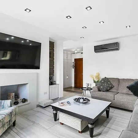 Apartment 3bed , Heated Swimming Pool , Mountain Views *