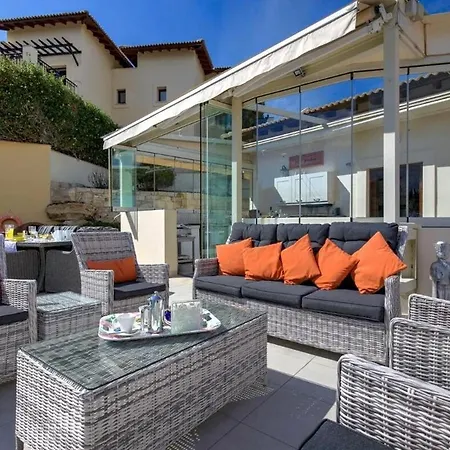 3bed , Heated Swimming Pool , Mountain Views Apartment