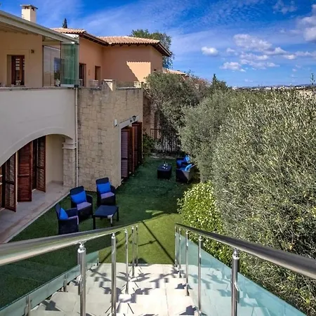 3bed , Heated Swimming Pool , Mountain Views Apartment