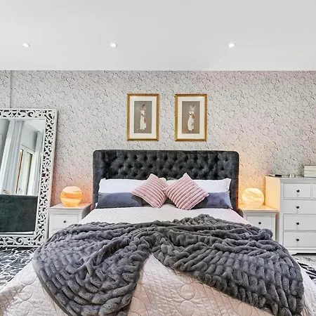 Apartment 3bed , Heated Swimming Pool , Mountain Views *