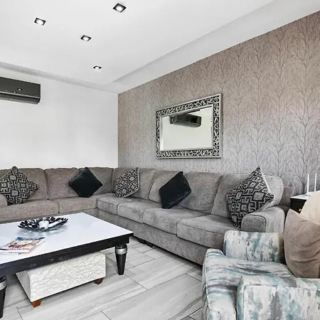 3bed , Heated Swimming Pool , Mountain Views * Kouklia