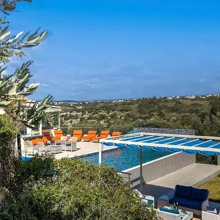 3bed , Heated Swimming Pool , Mountain Views Apartment *