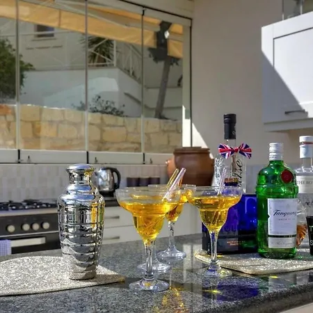 3bed , Heated Swimming Pool , Mountain Views Apartamento *