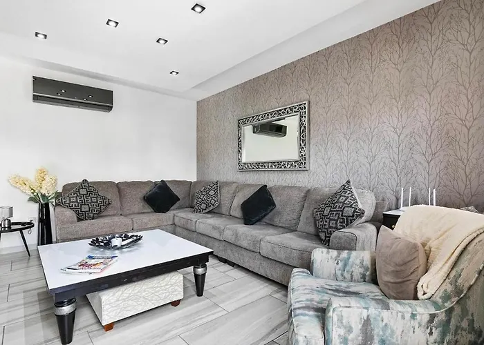 3bed , Heated Swimming Pool , Mountain Views * Kouklia
