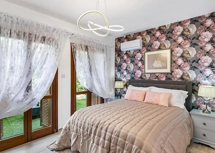 3bed , Heated Swimming Pool , Mountain Views アパート