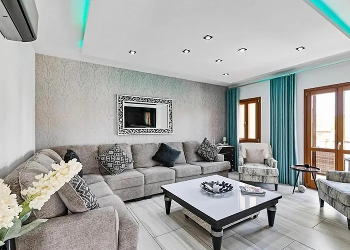 3bed , Heated Swimming Pool , Mountain Views クークリア