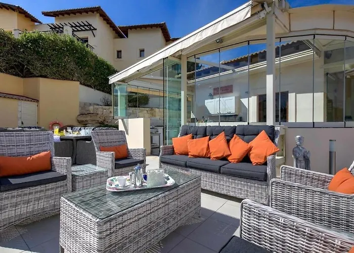 3bed , Heated Swimming Pool , Mountain Views アパート