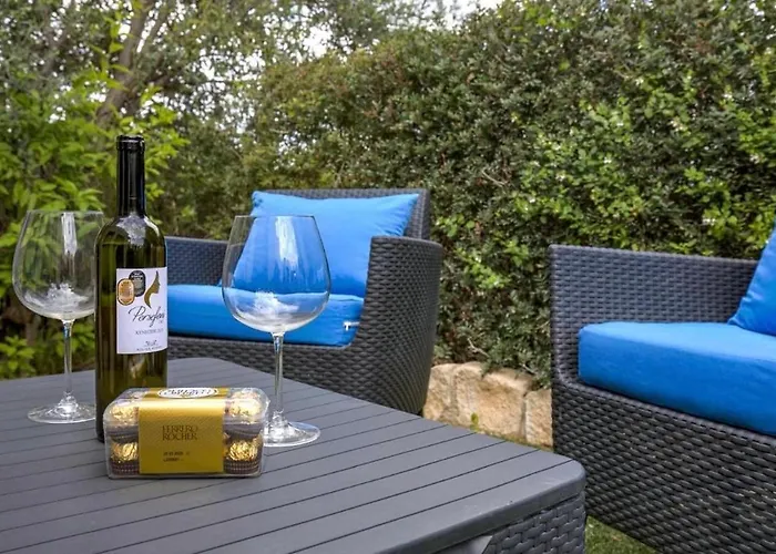 3bed , Heated Swimming Pool , Mountain Views