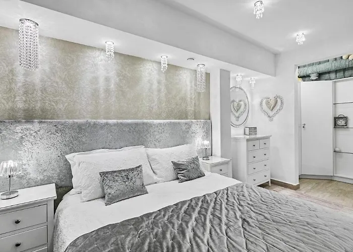 3bed , Heated Swimming Pool , Mountain Views アパート *